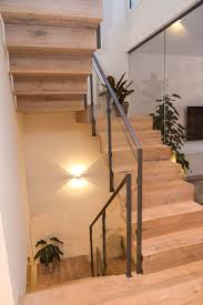 Treppen Aus Parkett Ist Unsere Starke Ob Eine Gerade Oder Gewendelte Treppe Schweizweit Haben Wir Schone Und Praktische Gewendelte Treppe Treppe Haus Treppe