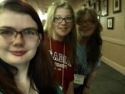 Leah Oakes's Instagram, Twitter & Facebook