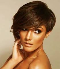 Asymetrique Coiffures Courtes C Est Vraiment Cool Non Avec Une Si Belle Coiffure Vous Etes Dan Styles De Cheveux Courts Coupe De Cheveux Cheveux Courts