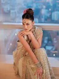 Maybe you would like to learn more about one of these? 7 Artis Cantik Kondangan Pakai Baju India Laksana Seleb Bollywood Entertainment Fimela Com