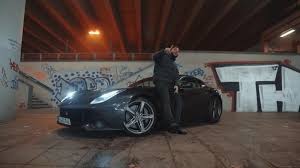 Umgt.de/6hdibui spotify uaclipsrin und sängerin shirin david wird in der kategorie shootingstar mit dem bambi. Samra Schiesst Mit Harami Direkt Auf Die 1 Der Singlecharts Hiphop De
