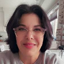 Gina Branham's Instagram, Twitter & Facebook