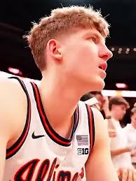 Illinois Player Gets Tech for Hanging