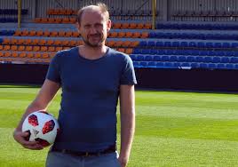 Marek pospíchal je divadelní a televizní herec. Fc Vysocina Jihlava Marek Pospichal Jihlave Fandim Dodnes
