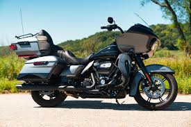 At a glance, the ultra limited low looks very much like other harley baggers, but you only has to straddle the bike to. Harley Davidson Road Glide Ultra 2021 Neufahrzeug Kaufen Bei Thunderbike