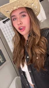 Billie Schaeffer's Instagram, Twitter & Facebook