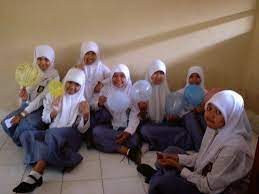 Membuat konsep buku tahunan sekolah keren & berkesan | buku tahunan tema vintage. Foto Tahunan Tema Maskulin Two Krisna S Blog Contoh Foto Hunting Tahunan Masih Banyak Galeri Foto Selebriti Gambar Film Dan Potret Olahraga Terbaru Yang Wowkeren Koleksi Setiap Hari