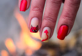 As the name suggests, these are your everyday nails. Halloween Nails 50 Halloween Nail Designs To Try This Year
