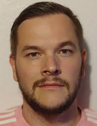 Benjamin Hensel's Instagram, Twitter & Facebook