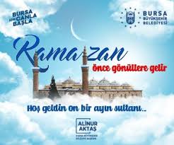 Sahibinin yakını olduğunu gösteren belge ile ikamet iznini belirten belge verilmektedir. Calisma Izni Belgesi Basvuru Ekrani Acildi