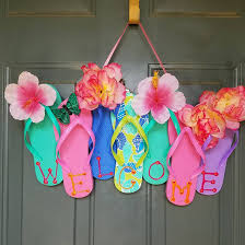 Your front door sets the tone for your entire home. 10 Cute Summer Front Door Decorations Doors Of Elegance