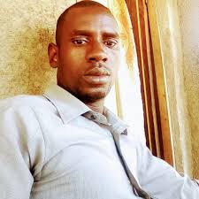 Ari hehe Bernard Nzeyimana ? Mu bucagucagu bw'uno musi (19.02.2021),  abapolisi bari hagati ya 10 na 15 bazindutse bakikuje urugo rwa Bernard  Nzeyimana ku mutumba wa Rubirizi, zone Rubirizi, Komine Mutimbuzi mu