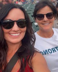 Ashley Grubaugh's Instagram, Twitter & Facebook