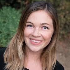 Lindsay Muth's Instagram, Twitter & Facebook