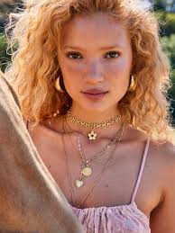 VANESSA MOONEY The Chain