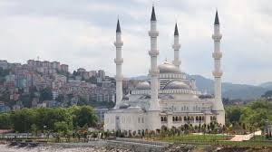 Cumhurbaşkanı recep tayyip erdoğan, zonguldak'taki programı kapsamında, cuma namazını kıldığı uzun mehmet camii'nin açılışını gerçekleştirdi. Pcbonem1 3zv9m