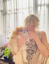 Born july 9, 1964) is an american singer, songwriter, and actress.a figure in the alternative and grunge scenes of the 1990s, her career has spanned four decades. Courtney Love Facebook