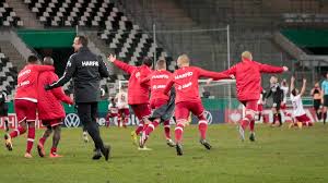Its power plants and our trading platforms ensure security of. Rot Weiss Essen Uhlig Legen Uns Drei Tage Unter Den Weihnachtsbaum Kicker