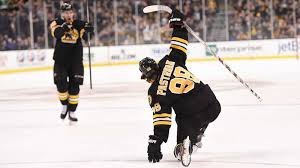 Jak oznámil na instagramu, po pouhých šesti dnech přišel o. Pastrnak Zaznamenal Prihravkovy Hattrick Krejci Mezi Strelci Nhl Cz