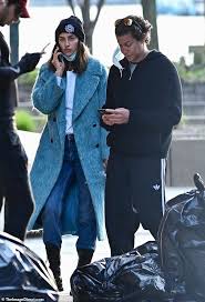 Daily mail, 19 мая 2021. Irina Shayk Is Seen For A Second Day In A Row With Heidi Klum S Art Dealer Ex Vito Schnabel 247 News Around The World