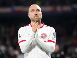 Fear for Eriksen: taken ill and match suspended, player conscious