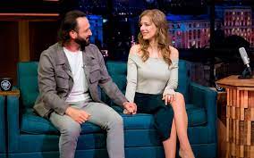 Instagram.com лиза арзамасова активно освещала беременность в социальных сетях: My Vmeste I My Schastlivy Ilya Averbuh I Elizaveta Arzamasova Vpervye Rasskazali O Svoem Romane Lajfstajl 24 Sentyabrya 2020 Kino Teatr Ru