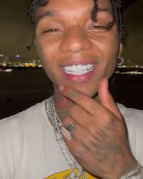 Diamond grill giveaway !!💍 💎 @apjeweler_ @spjewelers FOLLOW AND COMMENT  ON LAST POST TO ENTER !! 1 week 💪🏽