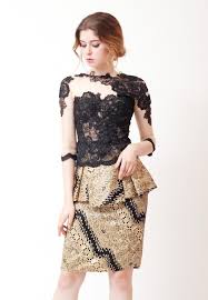 Set Premium Batik Kombinasi Atasan Brukat Dan Bawahan Batik Cocok Untuk Tampil Trendi Dan Percaya Diri D Model Pakaian Gaya Model Pakaian Model Pakaian Wanita