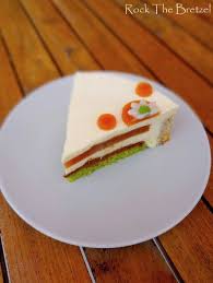 Entremets Au Chocolat Blanc Insert A L Abricot Et Croustillant Praline Rock The Bretzel Recette En 2020 Gateau Sucre Croustillant Praline Chocolat Blanc