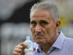 Rapaz! Roger Machado recebe notícia sobre desfalques contra o Flamengo, e  tudo é exposto