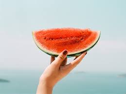 Apr 26, 2018 · according to nutritionist and physiologist ritesh bawri, 100 grams of watermelon has about 30 calories. Watermelon During Pregnancy Benefits And Downsides