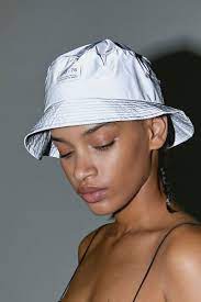Uo Reflective Bucket Hat Chapeus Da Moda Acessorios De Roupas Acessorios
