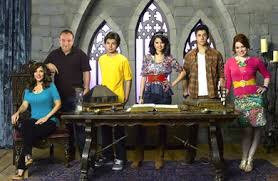 While their parents run the waverly sub station, the siblings struggle to balance their ordinary lives while learning to master their extraordinary powers. Wizards Of Waverly Place Season 4 Wikipedia