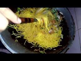 Dapat mengolah mie sendiri di rumah dengan beragam modifikasi, sehingga masyarakat hanya mengenal mie yang terjual di pasaran. Resep Masak Mie Goreng Basah Youtube