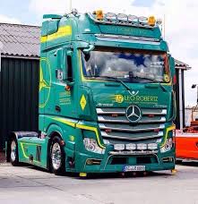 15 Best Trucks In The World Cool Trucks Pictures Mercedes Truck Trucks Cool Trucks
