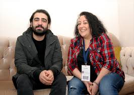 Müziğe çocuk yaşlarda ilgi duymaya başlamıştır. Selcuk Balci Duygularin Haritasi Olmaz Nnz Nerde Ne Zaman