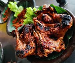 Rasa makanannya selaras dengan nama rumah makannya, gurih. 6 Tempat Makan Murah Di Kawasan Elit Kuningan Yang Wajib Kamu Coba