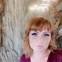 Sara Matheny's Instagram, Twitter & Facebook