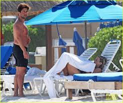 He was seen shirtless and with a mystery blonde. Josh Peck Goes Shirtless At The Beach In Mexico Photo 4039363 Josh Peck Paige O Brien Shirtless Pictures Just Jared