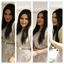 فديت الضحكه يجعلها كل ايامك سعاده Ahlam Alshamsi Sequin Skirt Sequins Fashion