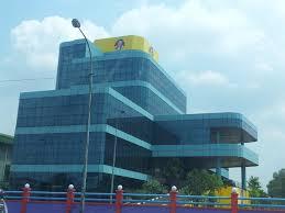 Penggerak komuniti negara (pkn) parlimen shah alam hari ini membuat laporan polis terhadap ketua pemuda dap perak, steven chaw berhubung dakwaan pertubuhan itu menerima dana sebanyak rm8.6 juta. Polis Trafik Shah Alam Seksyen 9 Persoalan E