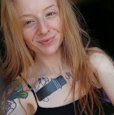 Dania Duran's Instagram, Twitter & Facebook