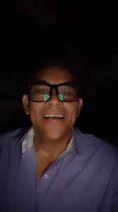 La hermosa vicky les manda un beso a todos los seguidores de ritmo Catracho.