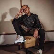 Meerfly haa tepok ft mk k clique kidd santhe official lyrics video. Biodata Penuh Mk K Clique