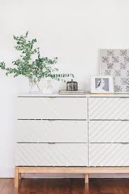 Vous en avez marre de retrouver vos meubles chez tous vos amis ? Ikea Hack 5 Idees Pour Customiser Vos Meubles Ikea Lili In Wonderland