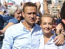 История юлии навальной — жены, которая не боится и верит. Navalnyj Rasskazal Zhene O Zhizni V Kolonii Vchera Menya Nosili V Banyu I Dali 5 Lozhek Kashi