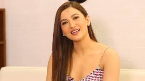 Gauhar khan (also known as gauahar khan, born 23 august 1983) is an indian model4352 and actress.63 after pursuing modeling, she made her acting debut with yash raj films' rocket singh. Gauahar Khan Writing Is The Highlight Of The Show The Office Hotstar Specials Bollywood Hungama