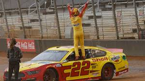 While kevin harvick claimed the checkered flag at this event last year, the 2018 nascar champion was able to hold off challenges from penske teammate brad keselowski and kyle busch to. Joey Logano Takes The Checkered Flag In A Haze Of Bristol Dirt