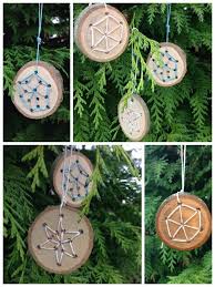 Holzarbeiten Mit Kindern Ideen Weihnachten Holz Scheiben Faden Sterne Holz Basteln Weihnachten Kinder Basteln Holz Weihnachten Holz