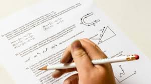 Acestea au fost realizată în premieră după modelul testelor pisa, după o programă nouă și constă în teste cu 10 pagini care trebuie completate în două ore. Document Simulare Evaluare Nationala 2021 Cum A Ajuns Elena Basescu Printre Subiectele La Limba Si Literatura Romana